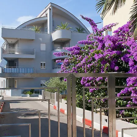 Cosmopolitan Apartman Zára