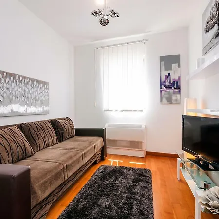 Cosmopolitan Apartman *